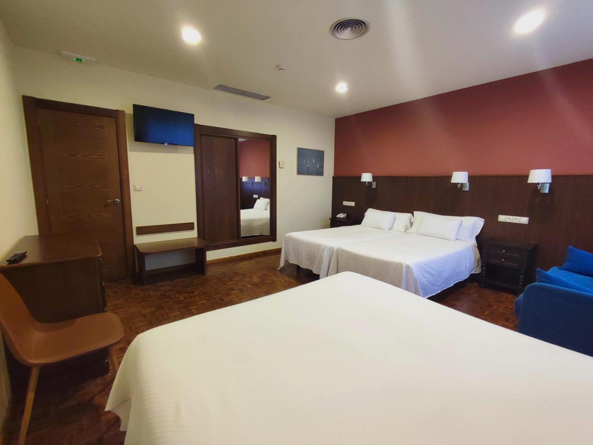 Hotel Eo Ribadeo Bagian luar foto