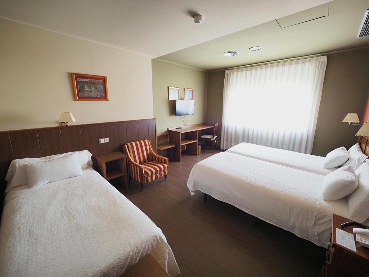 Hotel Eo Ribadeo Bagian luar foto