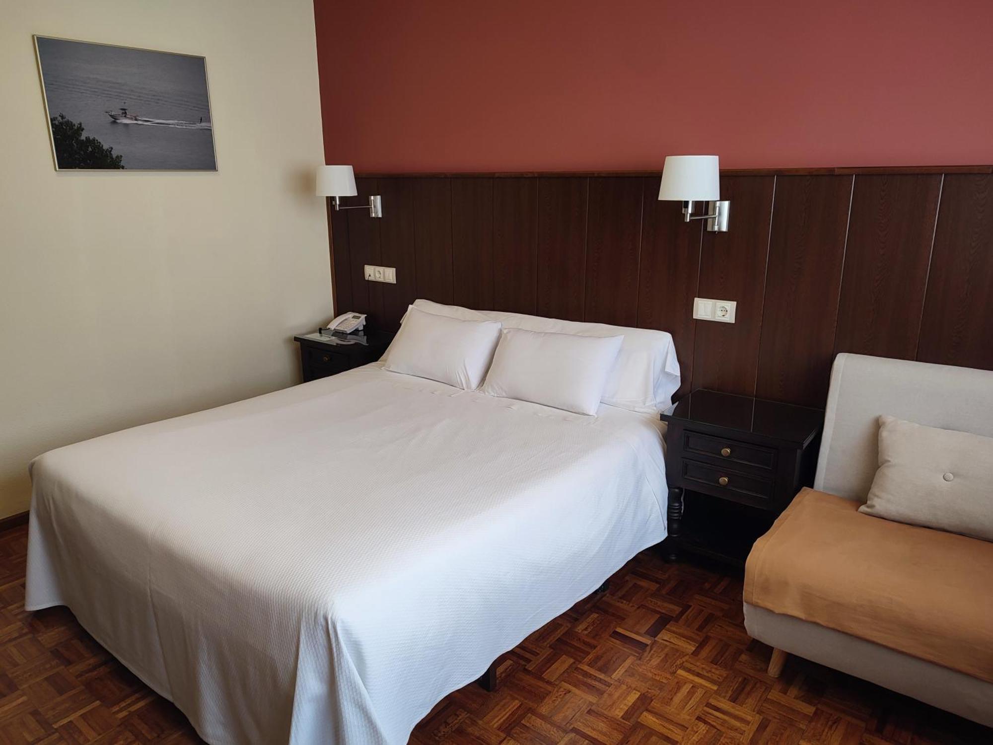 Hotel Eo Ribadeo Bagian luar foto