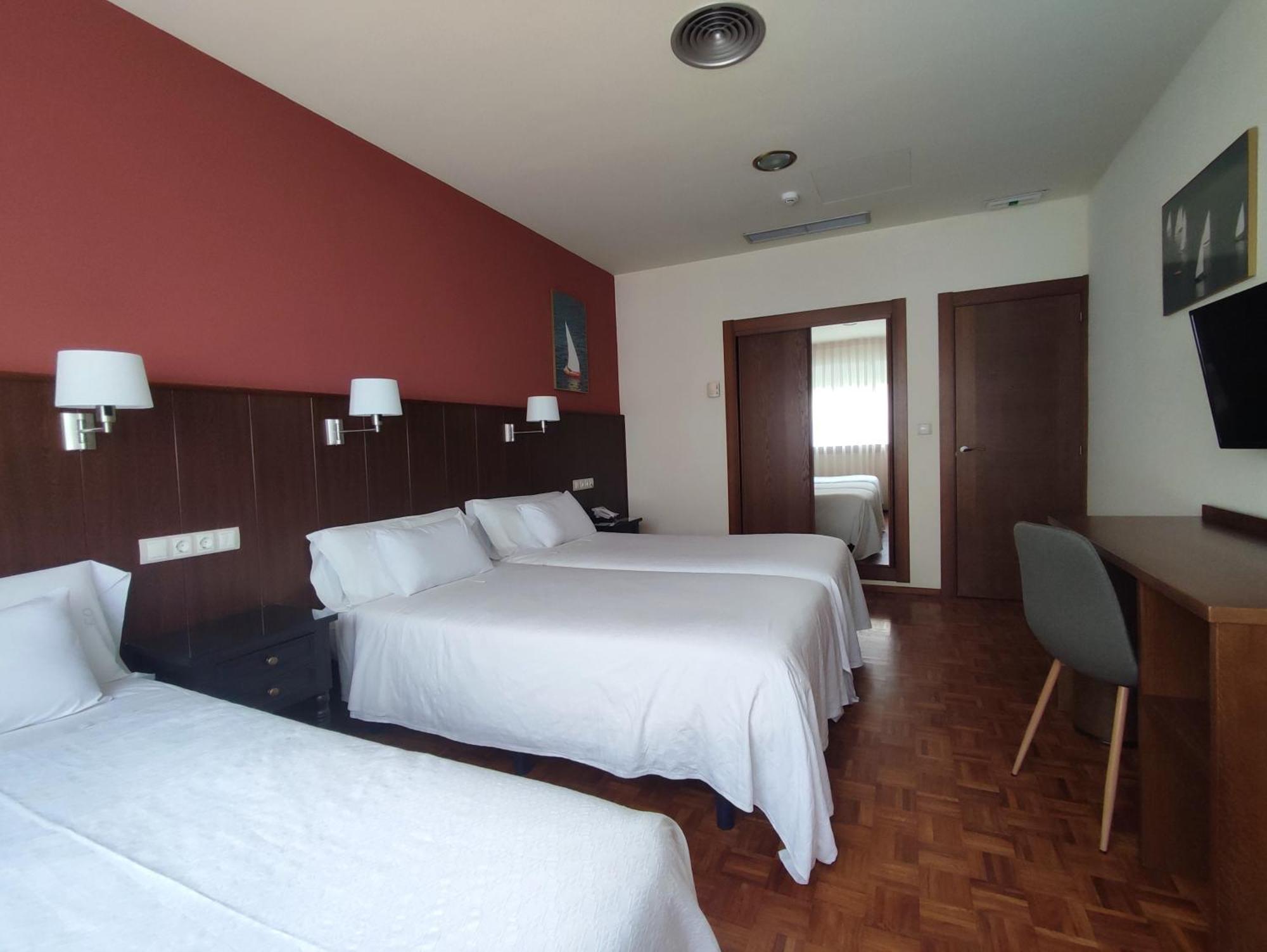 Hotel Eo Ribadeo Bagian luar foto